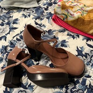 chunky jeffrey campbell